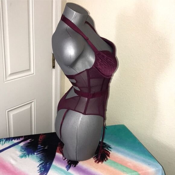 VICTORIA'S SECRET LINGERIE TEDDY BODYSUIT LIGHT PADDED UNDERWIRE. NWT - Picture 5 of 7